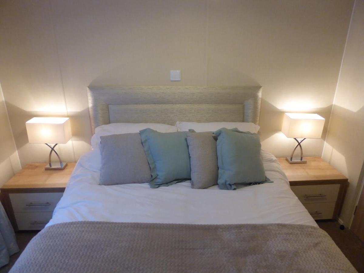 Fable Lodge Tattershall Lakes - Luxury Lakeside Lodge With Hot Tub Esterno foto