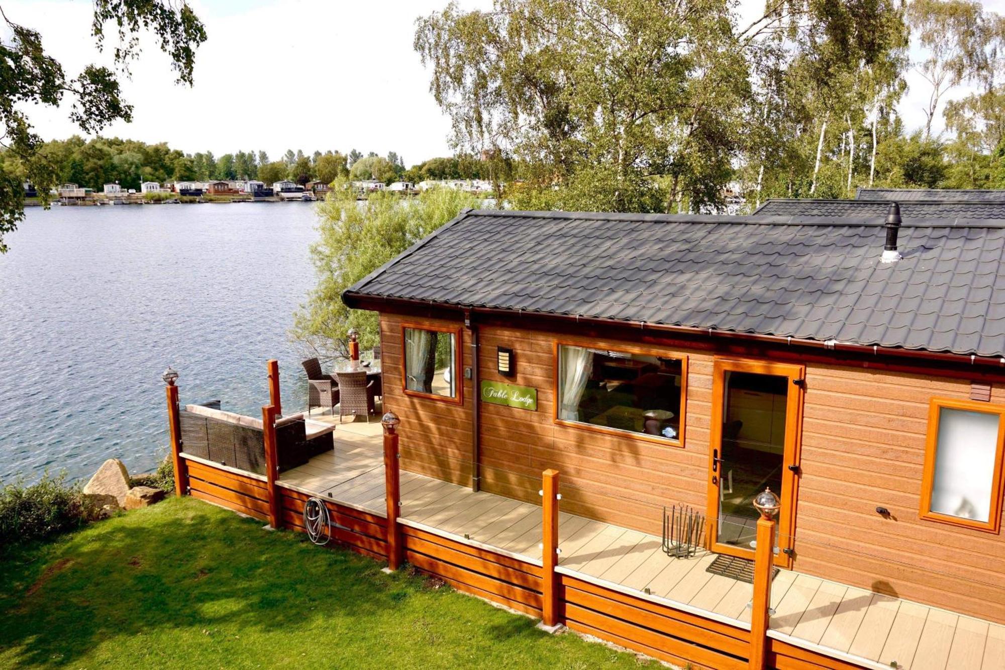 Fable Lodge Tattershall Lakes - Luxury Lakeside Lodge With Hot Tub Esterno foto